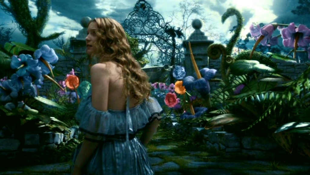 Tim-Burton-s-Alice-In-Wonderland-alice-in-wonderland-2010-13677667-1360-768